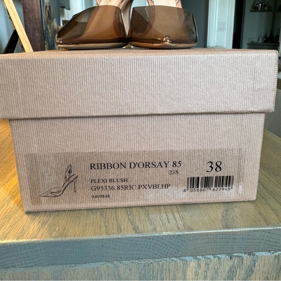 Gianvito Rossi D’Orsay heels in blush - Picture 2 of 8